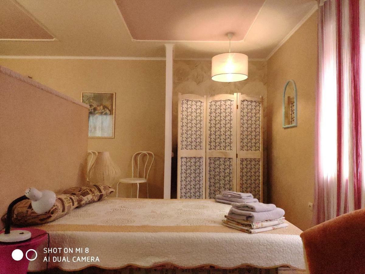 Apartments Domovik Latorichnaya,3 Mukaczewo Zewnętrze zdjęcie